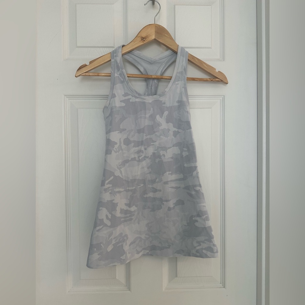Lululemon Grey Camo Racerback Tank Top - Size XS